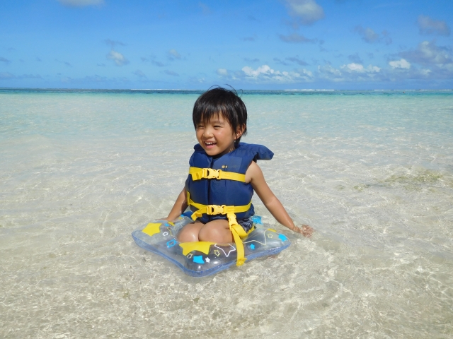 沖縄パラセーリング　ライフジャケット・浮き輪