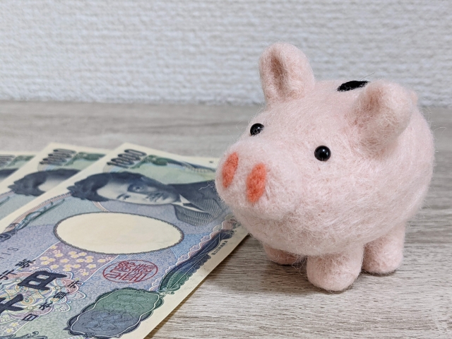 お金　お札三千円