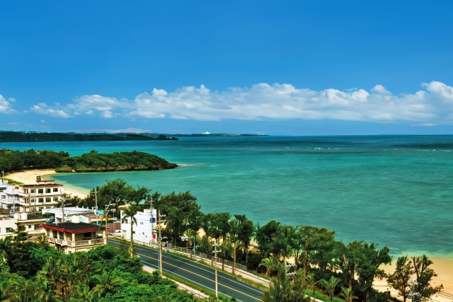 沖縄　恩納村の冨着ビーチ、タイガービーチ