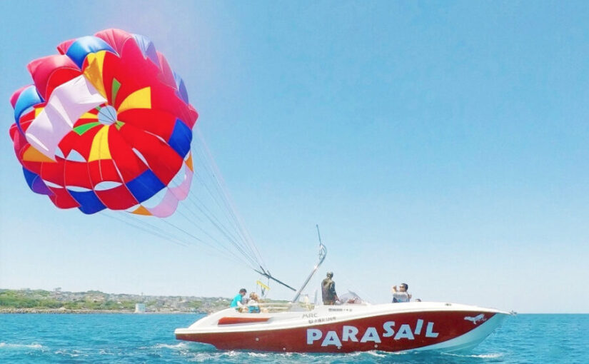 パラセーリング、ボート、服装